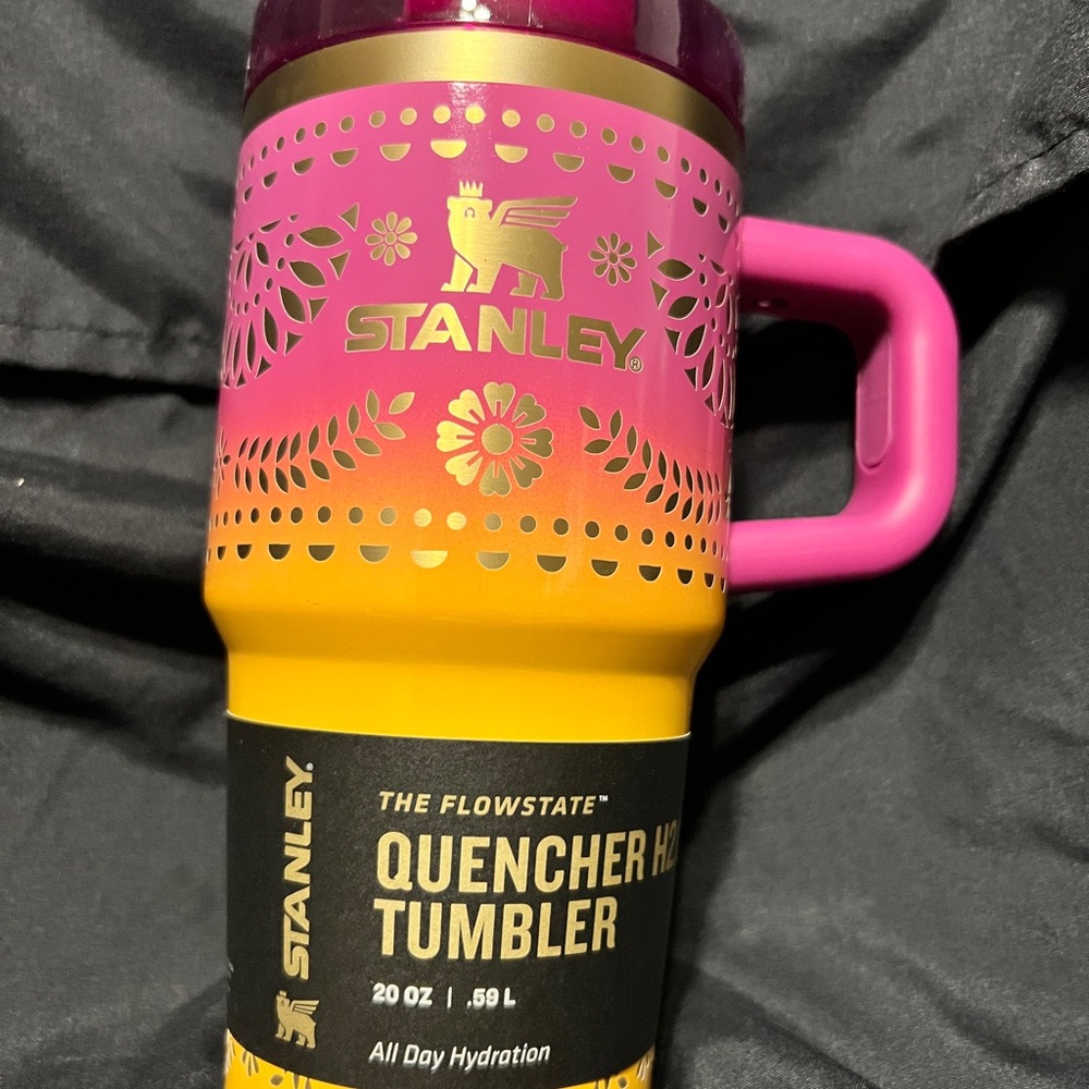 20oz Stanley De La Muertos